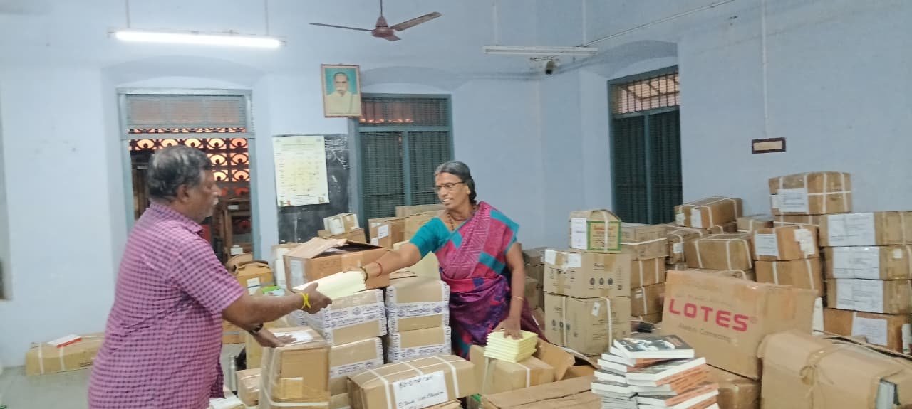 2025 -2026 புதிய நூல்கள் பிரிக்கும் பணி